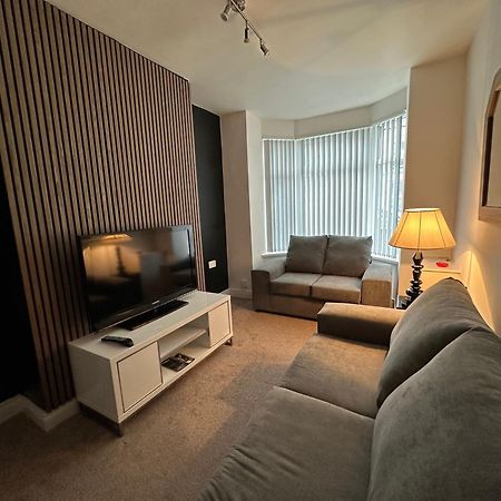 Villa 2Br Stylish Ormeau Road House Belfast Exterior foto