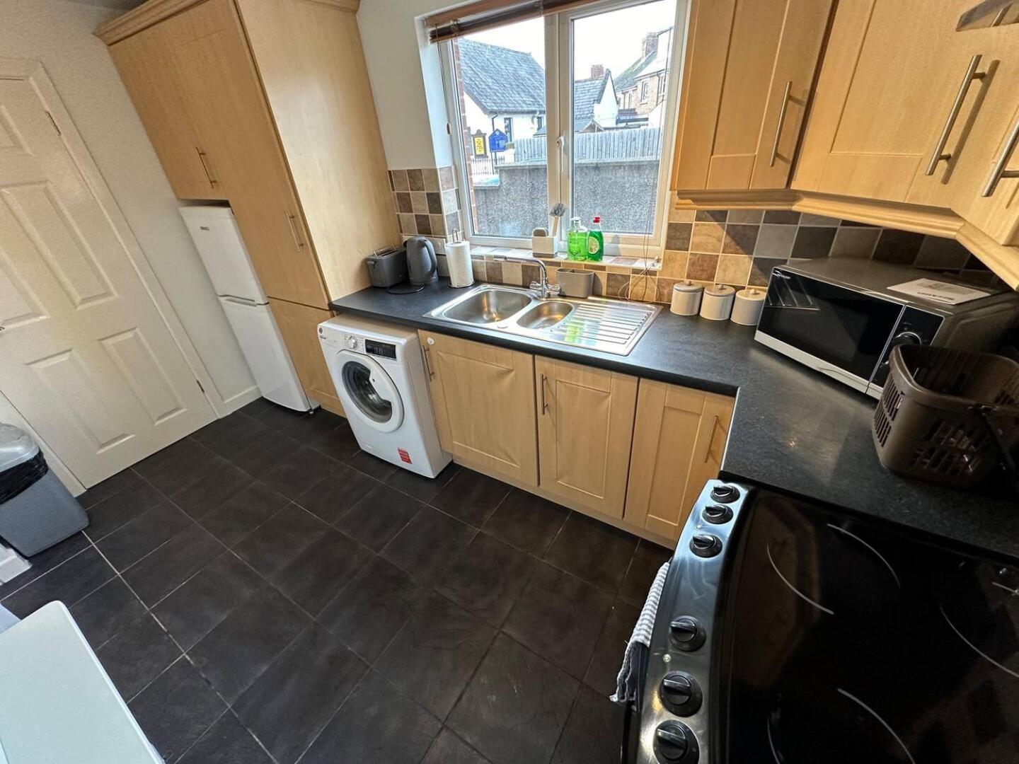 Villa 2Br Stylish Ormeau Road House Belfast Exterior foto